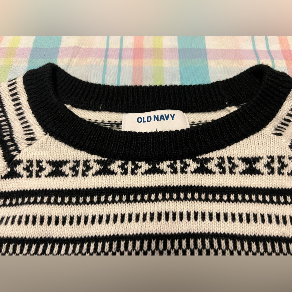 Pattern sweater with split side - Picture 4 of 6